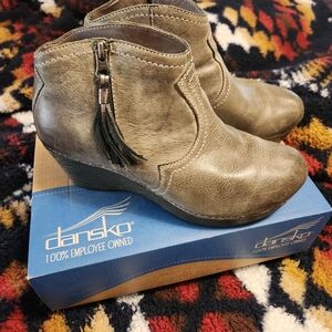 Dansko Women's Gray Ankle Boots